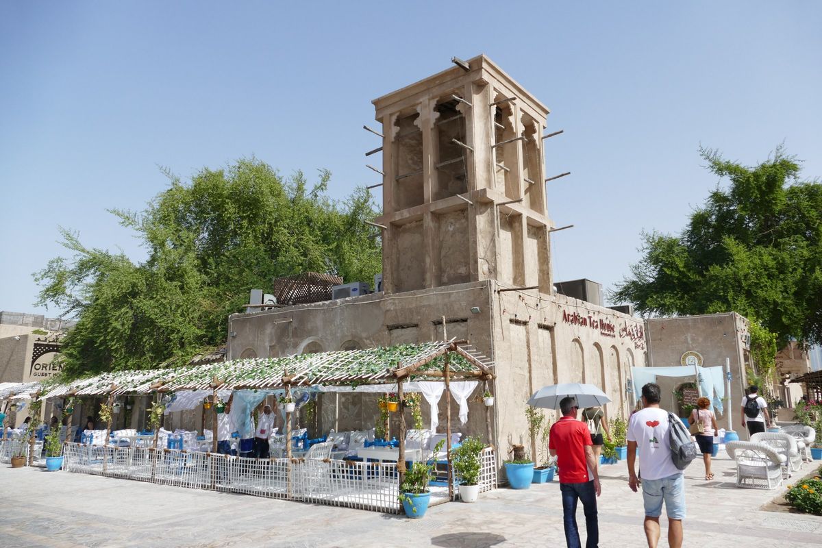 Windtürme und Lehmhäuser in der Altstadt Al Fahidi in Dubai